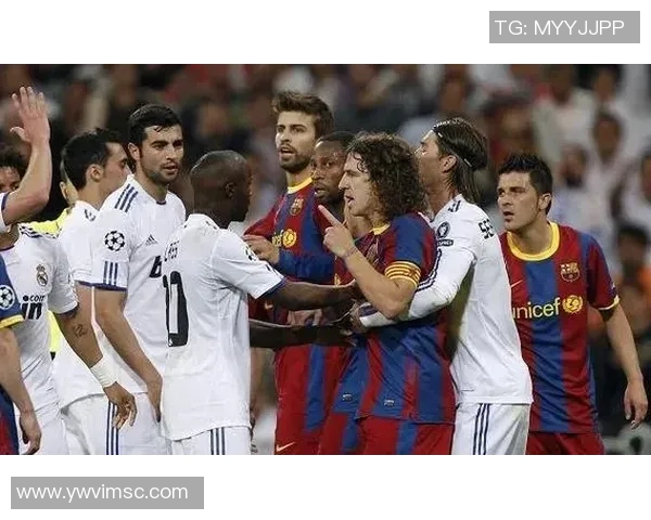 巴萨罗那与皇家马德里经典对决重播精彩回顾与分析